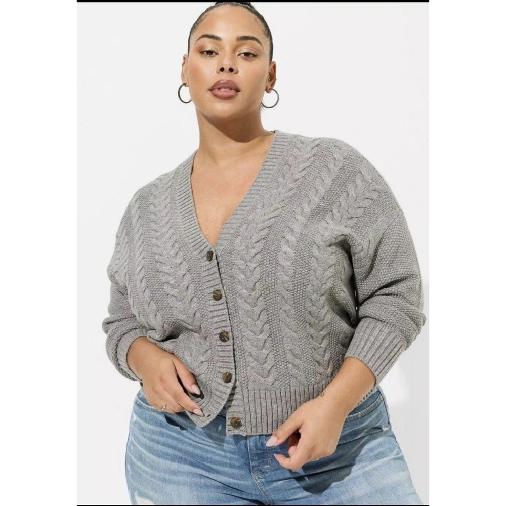 Torrid Button Front Cardigan Outlander Cable Knit Sweater Gray Size 2 Chunky